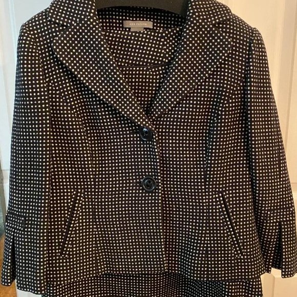 Two Beautiful Ann Taylor wool suits - Picture 2 of 4